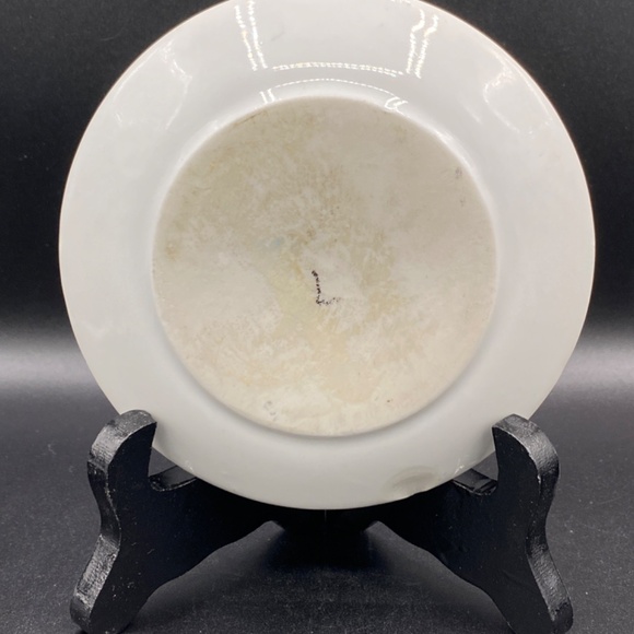 Trader Vic's Tiki ceramic ashtray, with two happy islanders, gold trim. - Picture 5 of 6